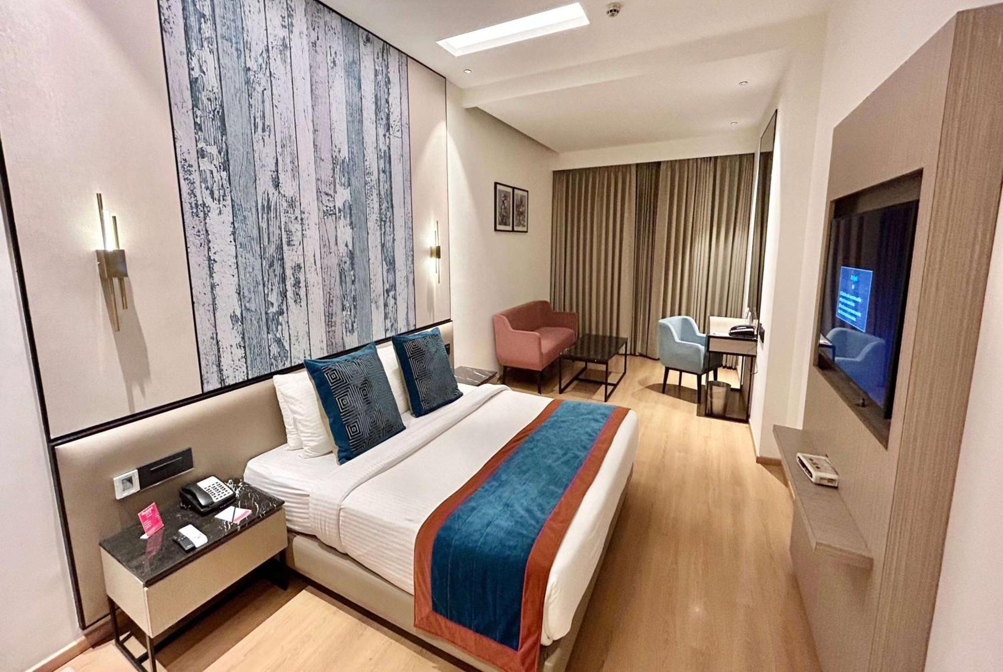 Ramada By Wyndham Jalandhar City Center Exterior foto